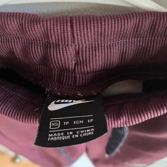Nike Maroon Joggers Rose Gold Logo XS NWOT - Picture 2 of 5